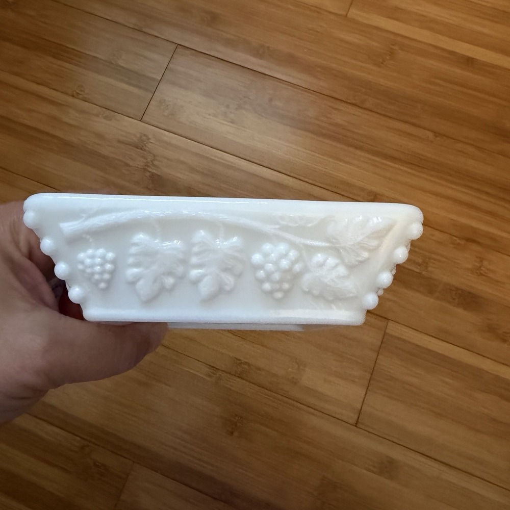 Vintage White Milk Glass Grape Vine Ashtray Square Tobacco Cigar Mid Century - Picture 2 of 4